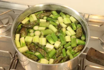 Farfalle aux asperges vertes : Étape 2