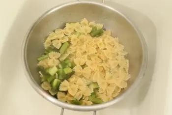 Farfalle aux asperges vertes : Étape 4