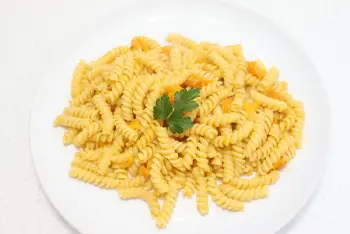 Pâtes aux tomates cerises et aux herbes