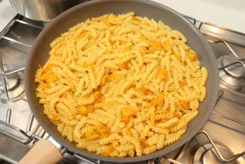 Pâtes aux tomates cerises et aux herbes : Étape 7