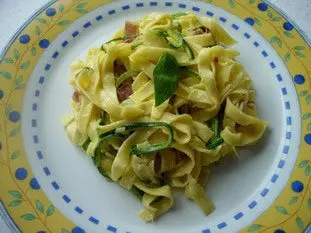 Tagliatelles et spaghetti de courgettes façon carbonara : Étape 14