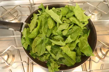 Quiche sans pâte aux épinards et pommes de terre : Étape 3