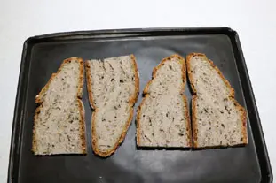 Tartines grillées à l'oignon nouveau : Étape 5
