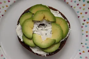 Bagel poulet et avocat : Étape 11