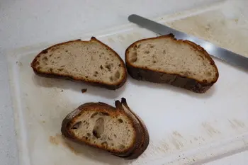 Croque-monsieur moelleux aux 3 fromages : Étape 1