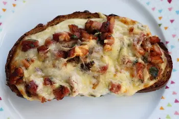 Tartines grillées jambon-béchamel