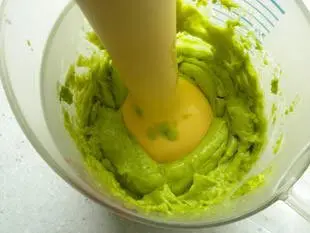 Terrine d'avocat au saumon fumé : Étape 1