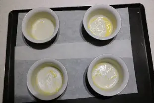 Oeufs cocotte poulet et épinards : Étape 1