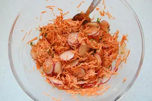 Salade croquante radis et carottes : Étape 4