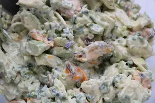 Salade au concombre, avocat et moules