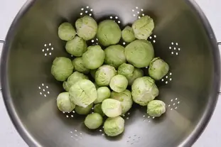 Choux de Bruxelles en salade : Étape 1