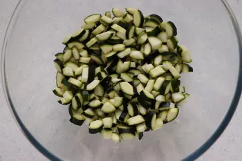 Rémoulade de courgettes et tomates : Étape 1