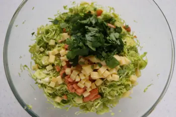 Salade de Bruxelles, à la truite fumée et Comté : Étape 7