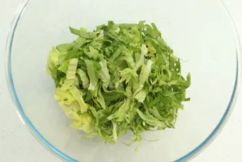 Salade de tomates cerises, salade verte et copeaux de parmesan : Étape 3