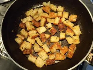 Salade de mâche aux croutons : Étape 7