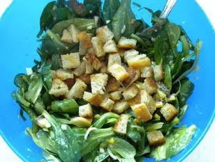 Salade de mâche aux croutons : Étape 8