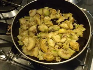 Salade tiède de pommes de terre et artichauts violets : Étape 6