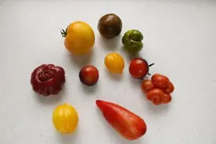 Salade multi-tomates : Étape 1