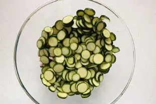 Salade de courgettes croquantes et champignons : Étape 2