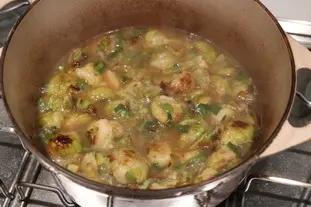 Soupe rustique aux poireaux et choux de Bruxelles : Étape 11