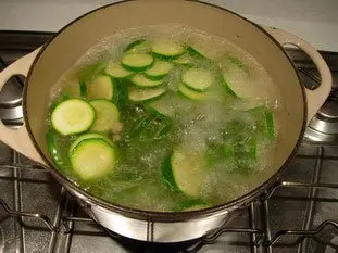 Soupe minute aux courgettes et Mont d'or : Étape 2