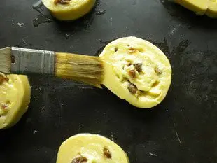 Pains briochés aux raisins : Étape 11