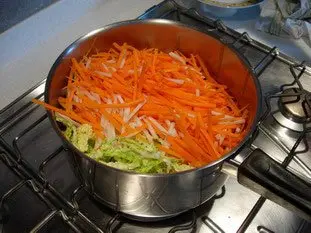 Pétales de poisson, julienne de légumes et beurre blanc : Étape 9