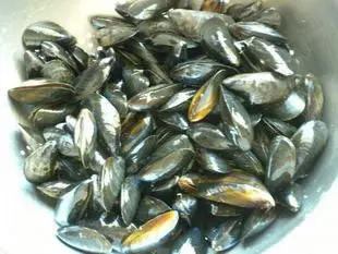 Moules marinières : Étape 1