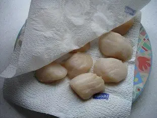 Poêlée de Saint-Jacques et Chanterelles, sauce au Noilly : Étape 1