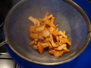 Poêlée de Saint-Jacques et Chanterelles, sauce au Noilly : Étape 5