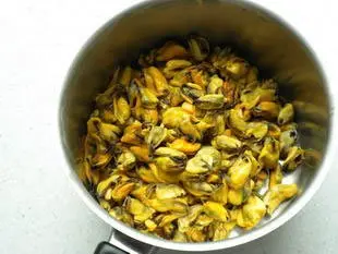 Spaghettis aux moules et basilic : Étape 1