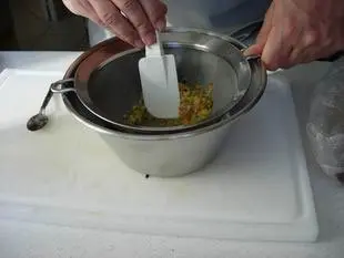 Comment extraire le jus de fruits de la passion : Étape 3