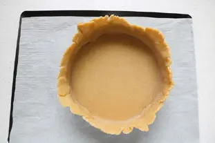 Comment bien garnir un moule à tarte : Étape 2