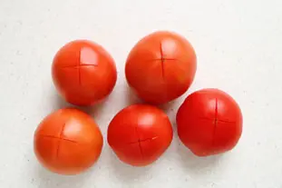 Comment éplucher des tomates à la flamme : Étape 1