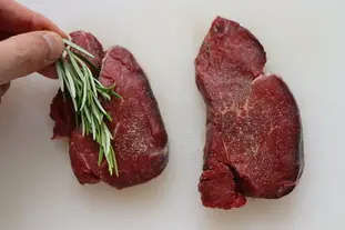 Filets de boeuf marinés au romarin et vin rouge : Étape 2