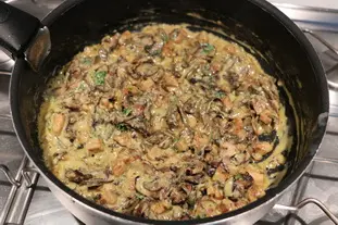 Sauté de porc crémeux aux champignons de Paris : Étape 10