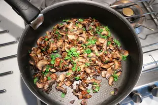 Sauté de porc crémeux aux champignons de Paris : Étape 7