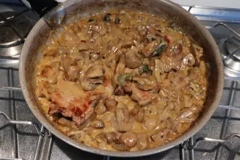 Escalope de porc aux champignons et crème à la sauge : Étape 10