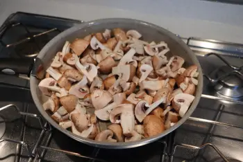 Escalope de porc aux champignons et crème à la sauge : Étape 2