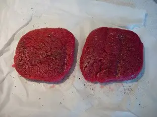 Steak haché oeuf à cheval : Étape 1