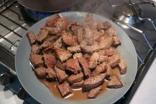 Viande braisée au vin rouge réduit : Étape 7
