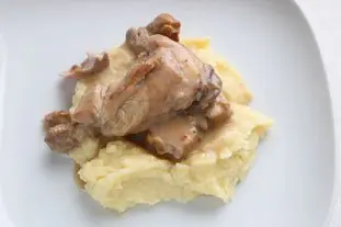 Civet de lapin à la normande