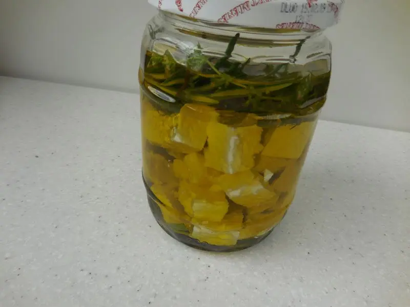 Feta à l'huile d'olive aux herbes