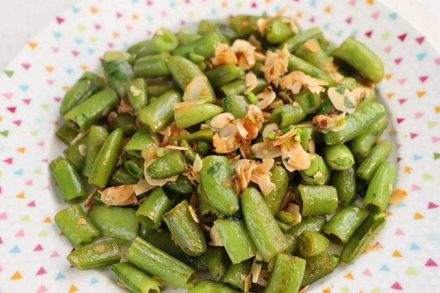 Petits pois gourmands aux amandes