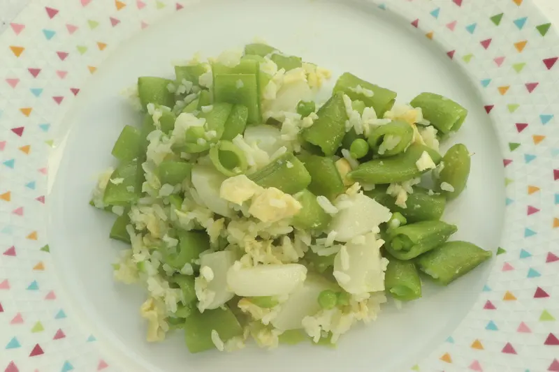 Riz sauté aux navets et petits pois gourmands