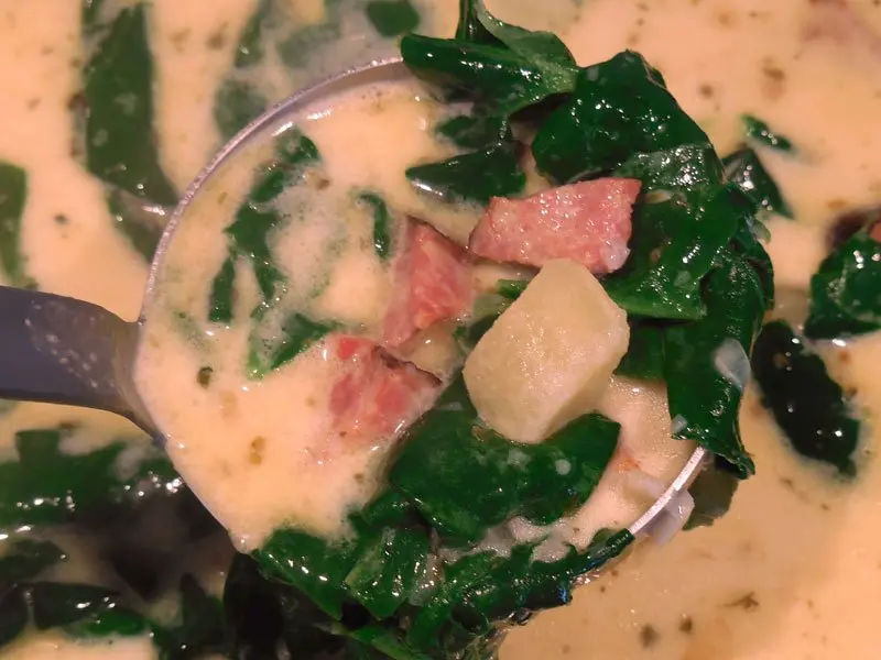 Soupe aux épinards frais