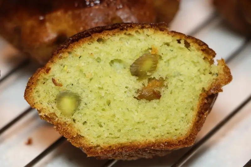 Petites brioches pistache-abricot