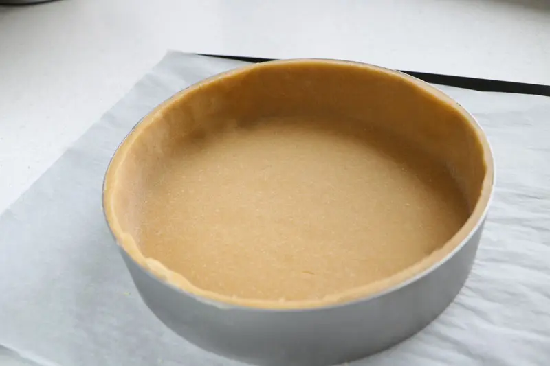 Comment bien garnir un moule à tarte