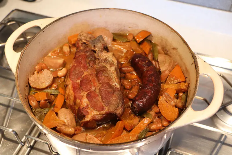 Deux cochonnailles en cuisson lente